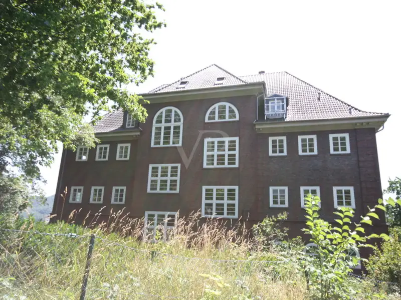 Investment Opportunity: Well-maintained Seminar Facility on 8,429 M² in Bad Pyrmont