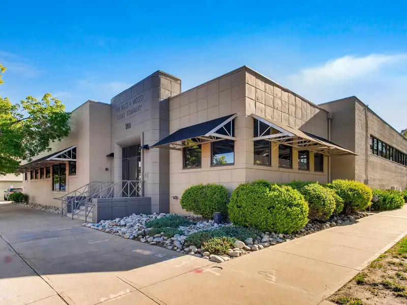 Historic Office/retail Building in Lodo, Denver - 11,012 Sq Ft with Leased Retail Space