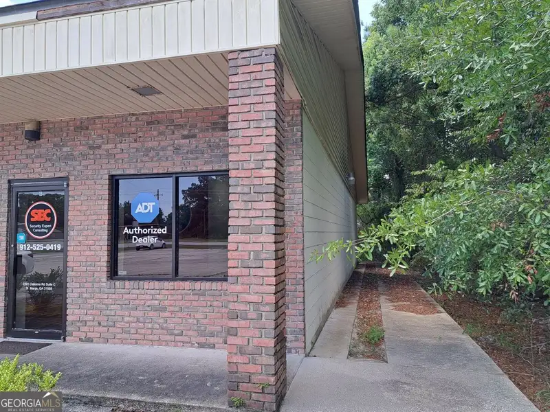 Commercial Income Property on Highway 40 in St. Marys, Ga - 3 Units, 4440 Sq Ft