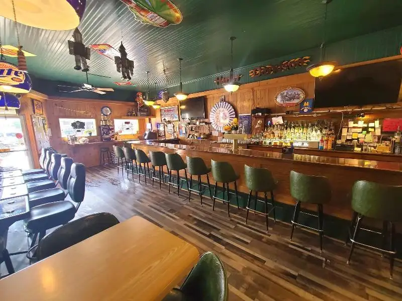 Established Bar for Sale in Downtown Pardeeville, Wi with Outdoor Seating