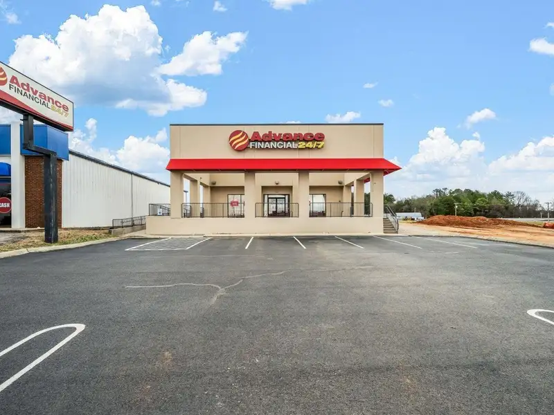 Commercial Building in High Traffic Area Near I-40 Exit 287 - 3657 Sq Ft