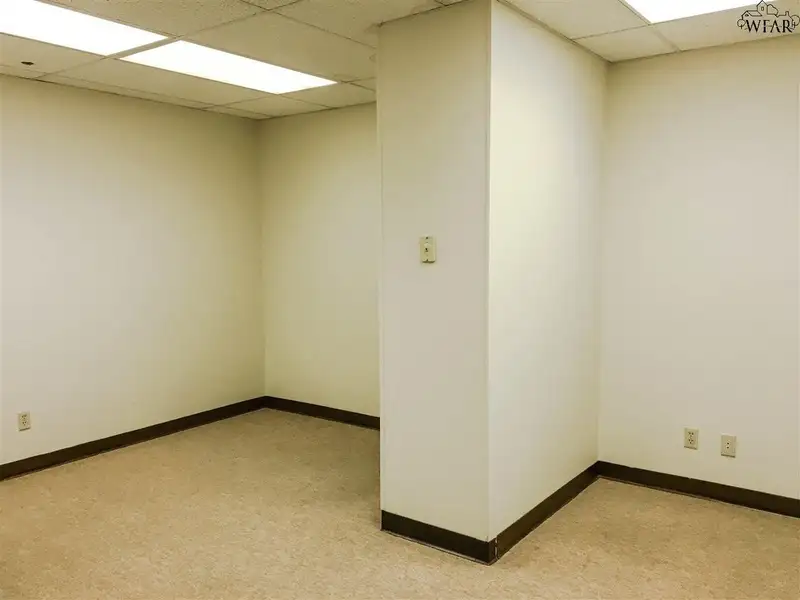 Downtown Wichita Falls Office Space – 1,847 Sq Ft with Utilities Included