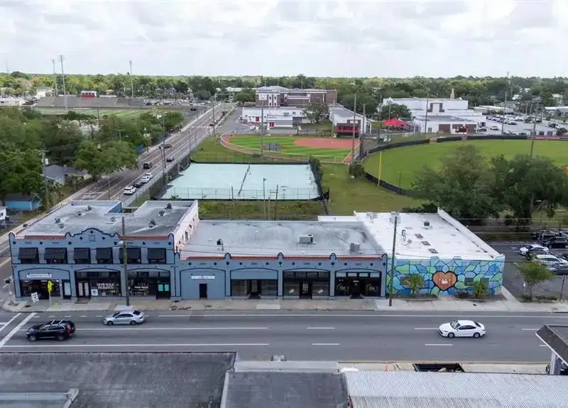 1926 Vintage Retail Showroom in Seminole/tampa Heights with High Visibility and Parking