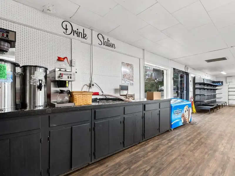 Commercial Property with 2 Buildings and Highway Frontage in Magnet Cove
