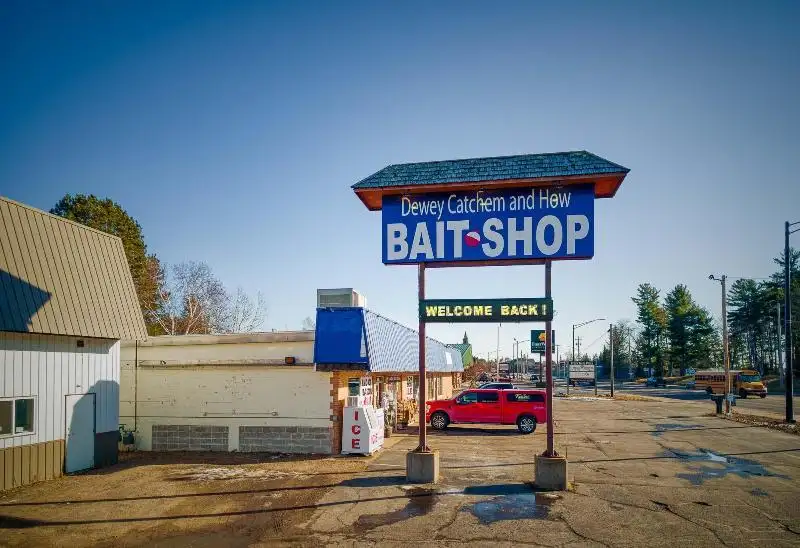 Premier Fishing Retail Store and Bait Shop in Minocqua, Wi on 2.62 Acres