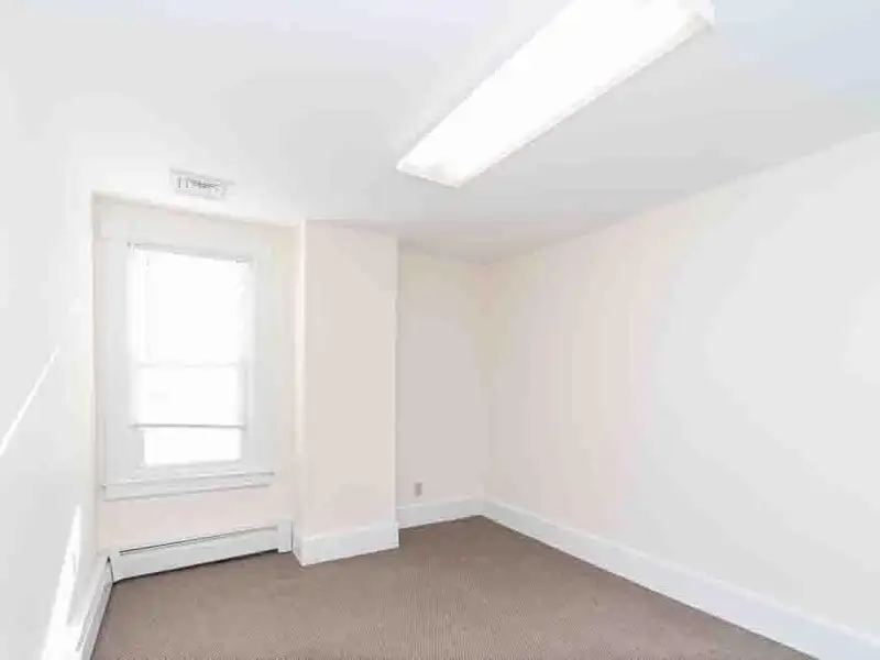 Newly Renovated 5-unit Office Building Near Crystal Run Healthcare and I-86