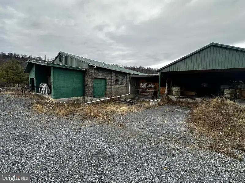 Historic Commercial Building on 2.4 Acres Near C&o Canal, Ideal for Restaurant or Brewery