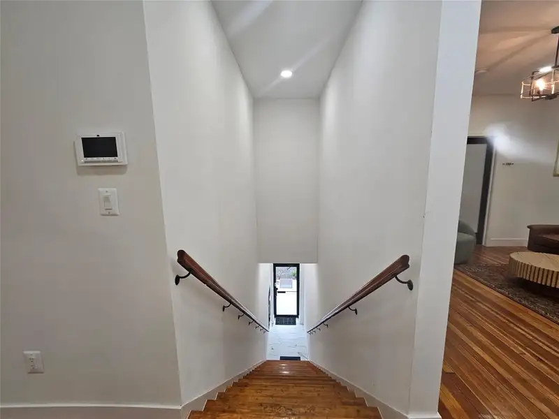 Upscale Private Office Spaces in Restored Monticello Building with Utilities Included