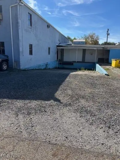 Multi-parcel Commercial Property with Storage and Rustic Office Space on 0.76 Acres