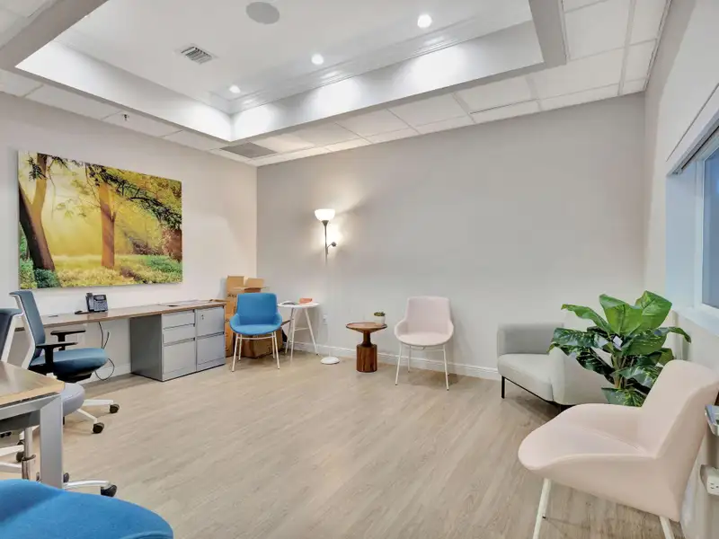 Renovated 5,194 Sf Commercial Building on Federal Highway, Delray Beach