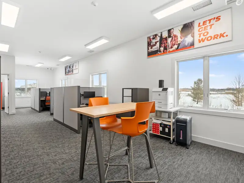 Modern Office Space for Lease in Lakeview District, Battle Creek with High Visibility