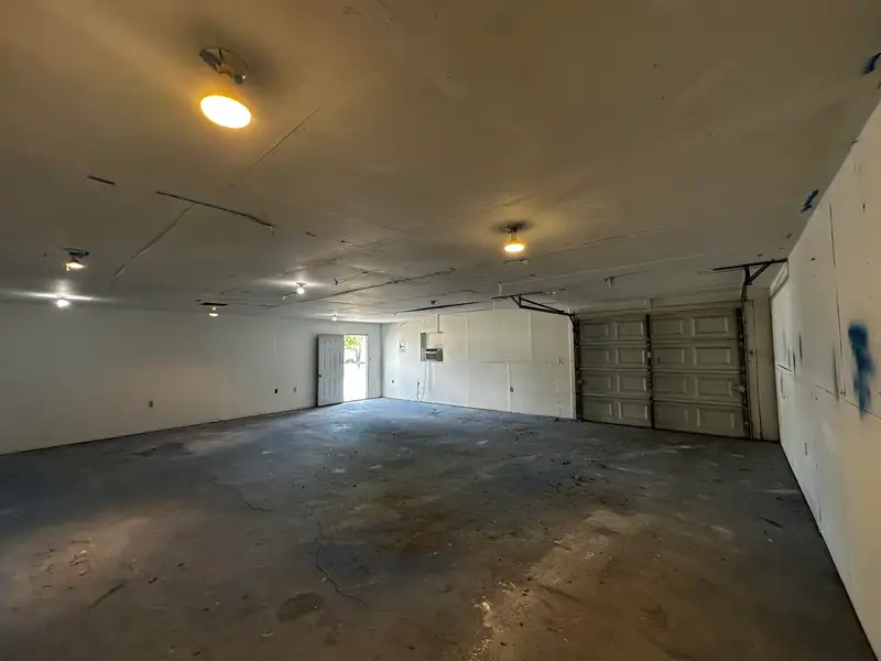 Warehouse and Office Space with Gated Yard in Prime Location