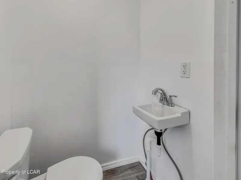 Five-unit Commercial and Residential Building in Prime Location with Recent Upgrades