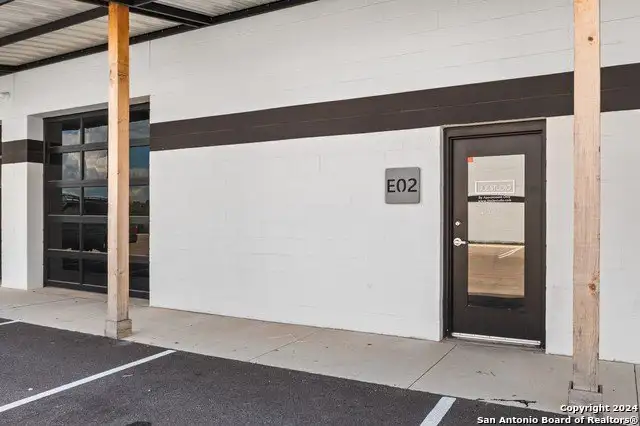 Customizable 2,808 Sq Ft Warehouse Condo Near Boerne with Drive-thru Access