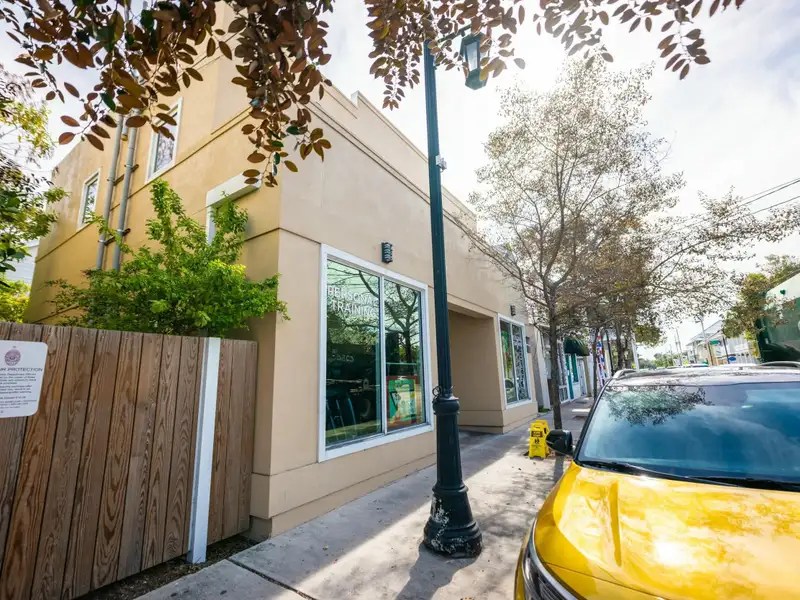 Mixed-use Compound with Residential and Commercial Units in Key West, Built 2021