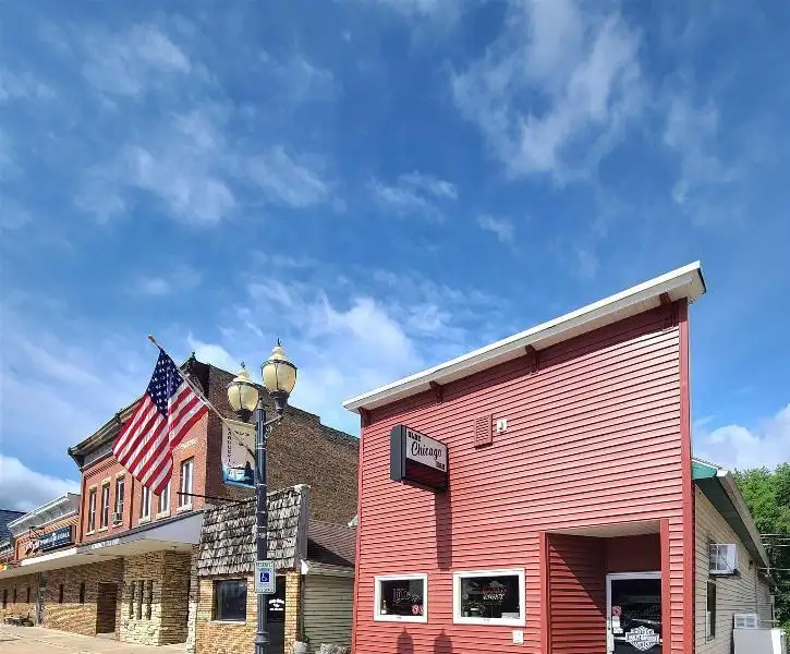 Established Bar for Sale in Downtown Pardeeville, Wi with Outdoor Seating
