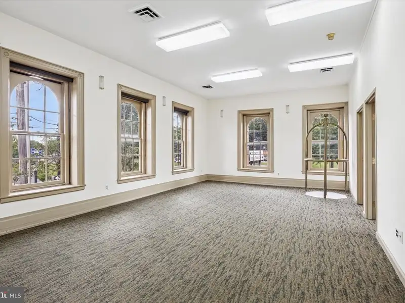 Historic 1906 Commercial Property in Bristol Borough with Versatile Layout and Prime Location