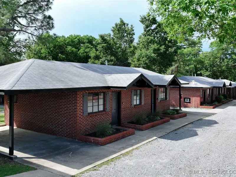 Historic 25-unit Resort on Hwy 51 Near Lake Fort Gibson, Wagoner, Oklahoma
