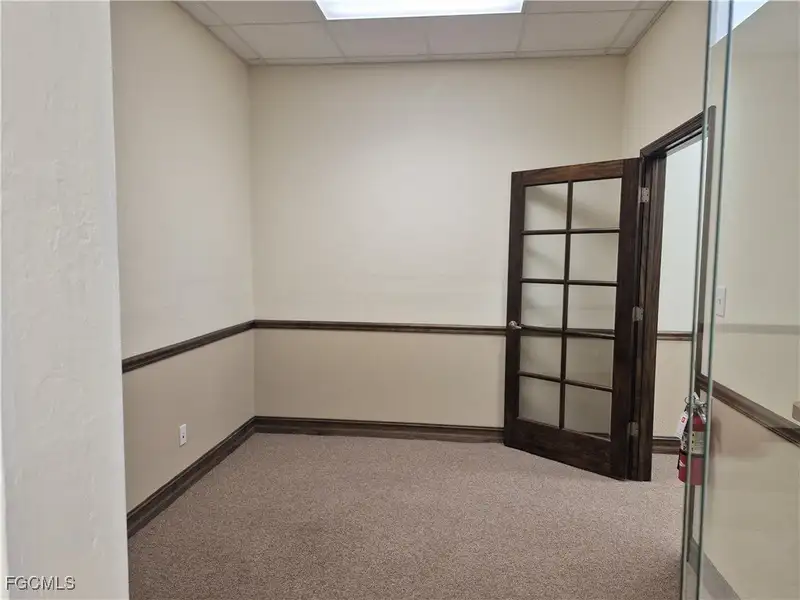 Professional Office Space for Lease on Mcgregor Blvd with Five Offices and Conference Rooms