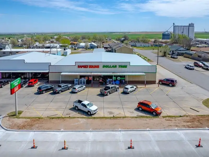 Nnn Lease Commercial Property with Family Dollar Tenant in Hinton, Ok