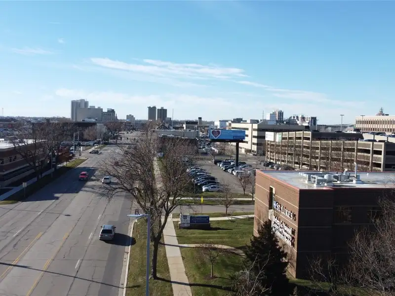 Commercial Lease Opportunity with Flexible Terms in Prime Location
