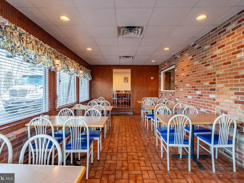 Established Restaurant with Commercial Kitchen and 120+ Seating in Hardy County