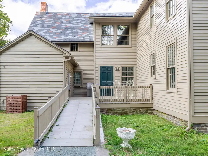 Historic Mixed-use Landmark in Kinderhook Village with Restaurant and Flexible Suites