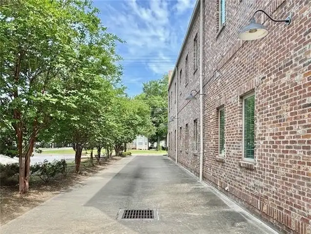 Upscale Office Space for Lease in Downtown Covington with Shared Amenities