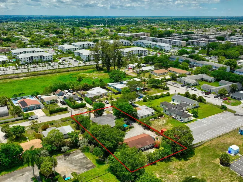 Well-maintained 6-unit Multifamily Property in South Florida with Value-add Potential
