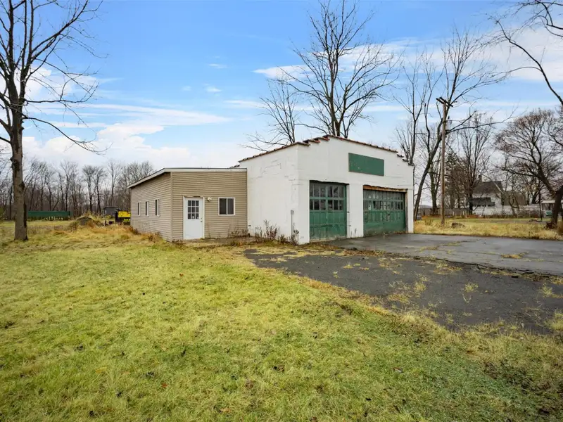 Versatile Live-work Property on High-traffic Route 9w in Catskill, Ny