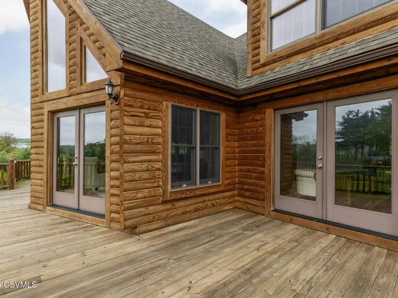 Commercial Log Home on 2 Acres with 3 Bedrooms and Scenic Views