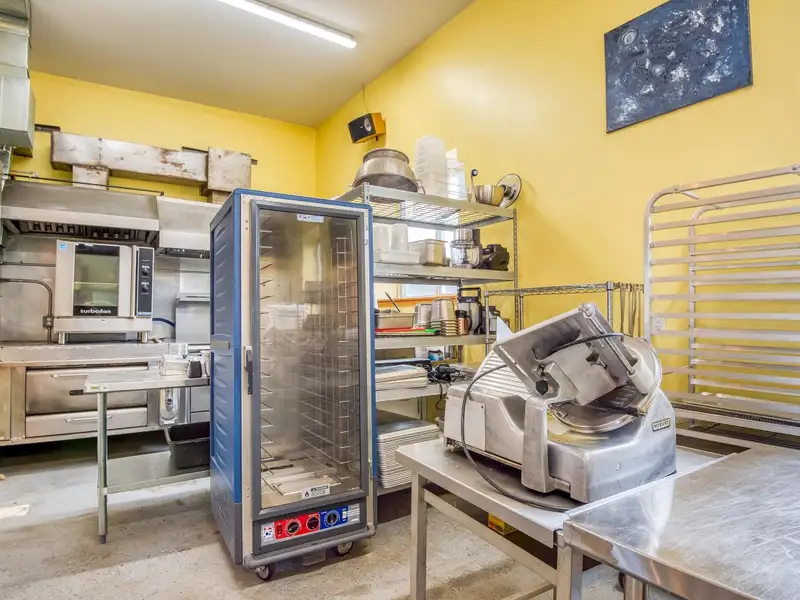 Fully Equipped Café and Bakery with Living Quarters on Main Street, Berlin