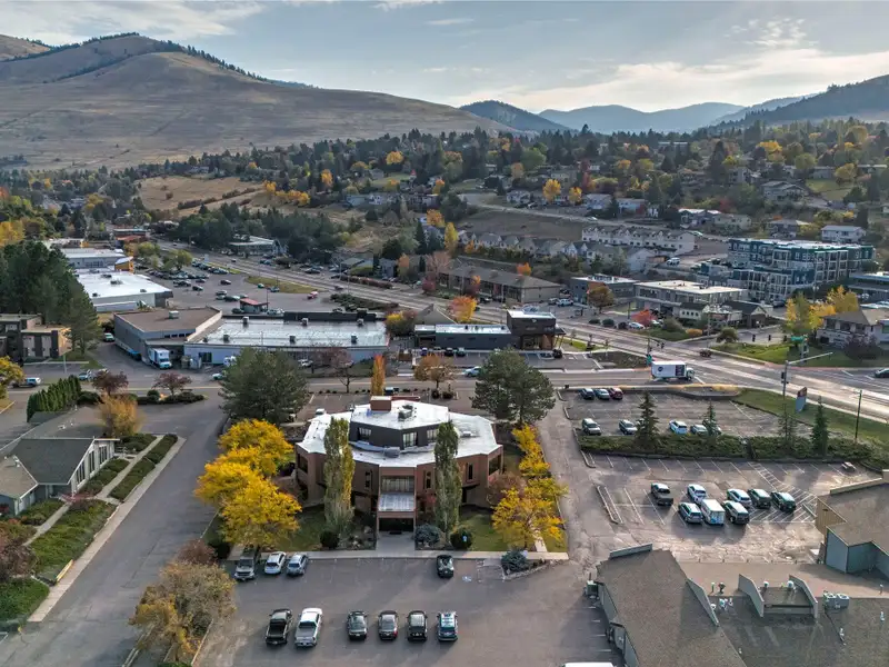 Upgraded Commercial Building in South Hills of Missoula with Diverse Tenants and Cash Flow