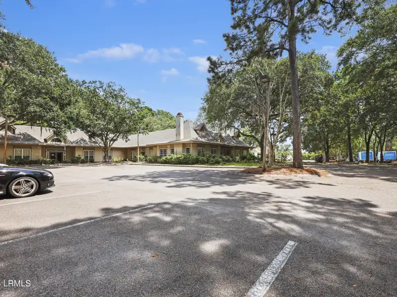 Multi-use Building with Long-term Tenant and Warehouse/office Space in Prime Location