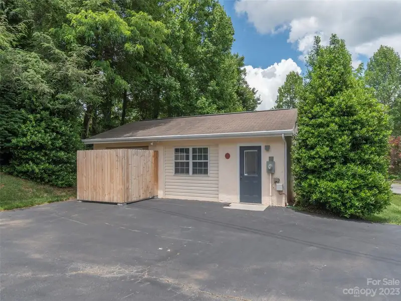 Two Commercial Buildings with Office and Studio Apartment in Clyde, Close to Amenities