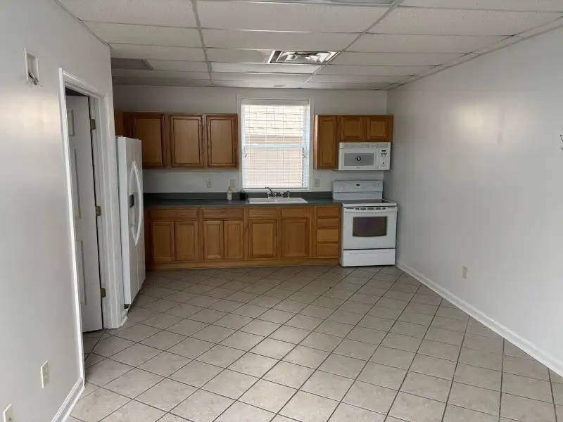 Versatile 2,150 Sq Ft Commercial Space in Prime General Business Location
