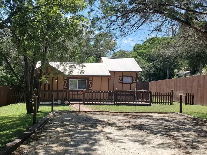 Income-producing Duplex in Ingram, Tx with Positive Cash Flow and Privacy Fencing