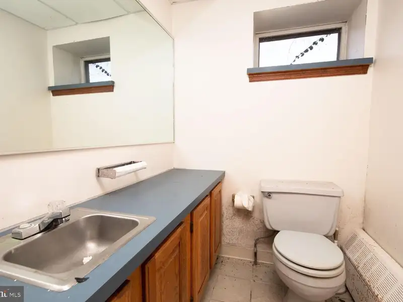 Commercial Property with Office and Warehouse Space in Norristown, Ideal for Multiple Tenants
