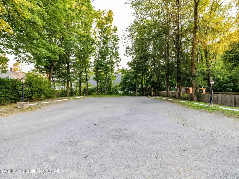 Historic Mixed-use Landmark in Kinderhook Village with Restaurant and Flexible Suites
