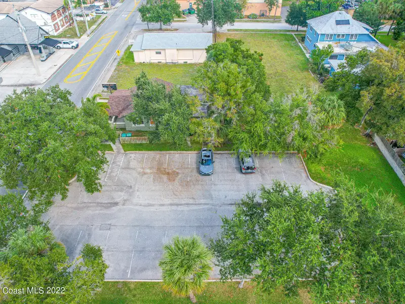 Versatile 1,092 Sq. Ft. Commercial Building Near Cocoa Village with Ample Parking