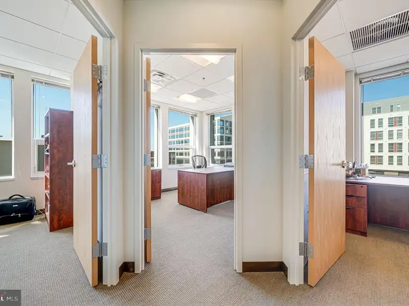 Flexible Office Suite in Prime Falls Church Location - 1,200 Sq Ft, Great Accessibility