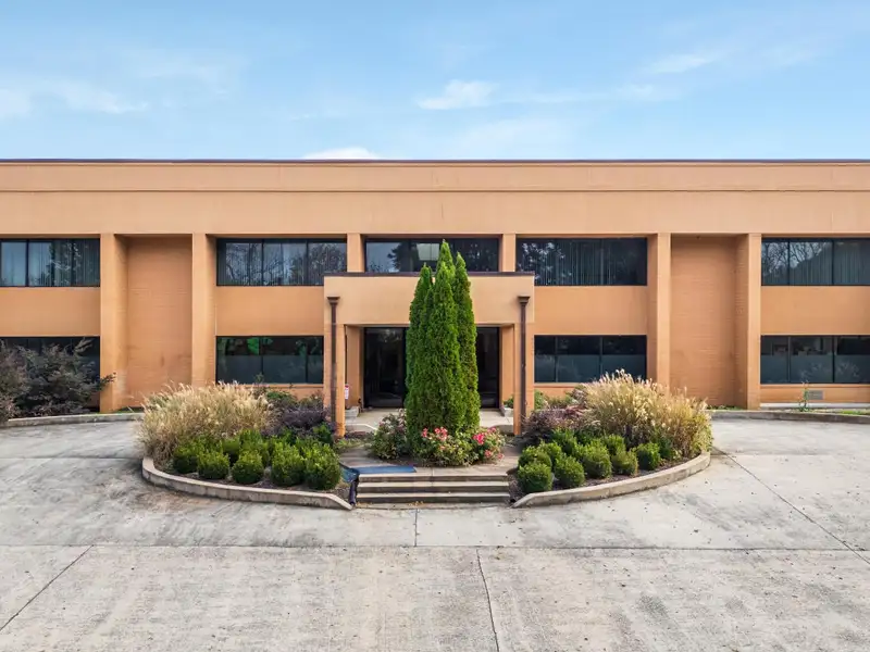 Cleveland, Tn Office Suites for Lease - Newly Remodeled, 2,400 & 2,164 Sq Ft
