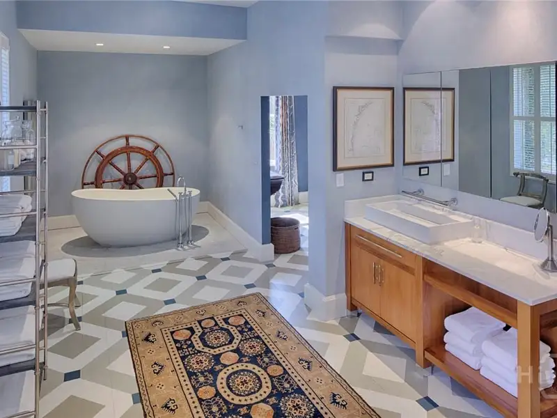 Chic 2-story Mixed-use Building in Prime Location with Commercial Space and Urban Loft