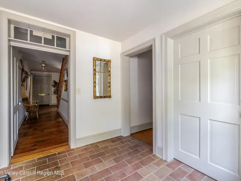 Historic Mixed-use Landmark in Kinderhook Village with Restaurant and Flexible Suites