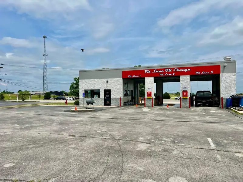 High-traffic B-3 Zoned Commercial Property on Lexington Rd. with Automotive Facility