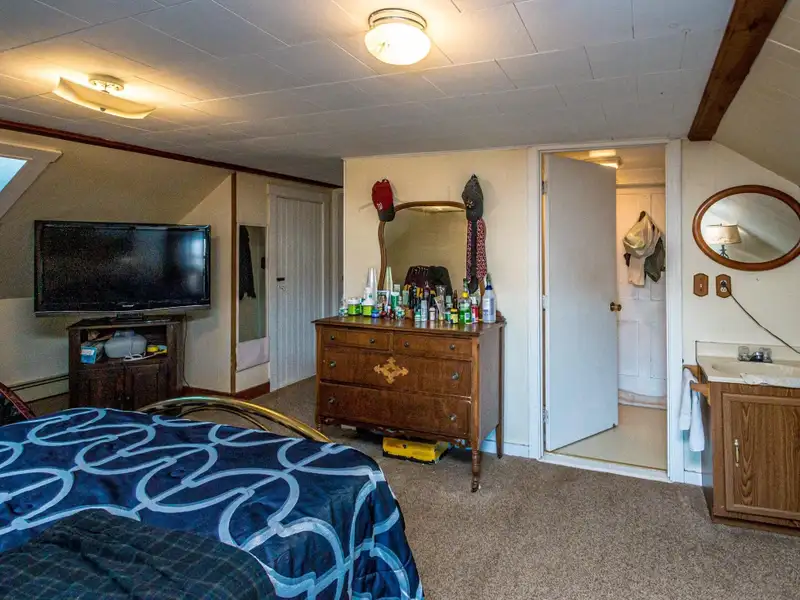 Du Bee Inn: Versatile Bed-and-breakfast with Mountain Views in the Great North Woods