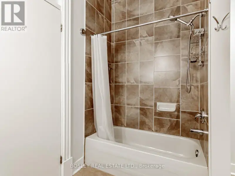 Charming Two-storey Apartment in Landmark Building on Queen St West