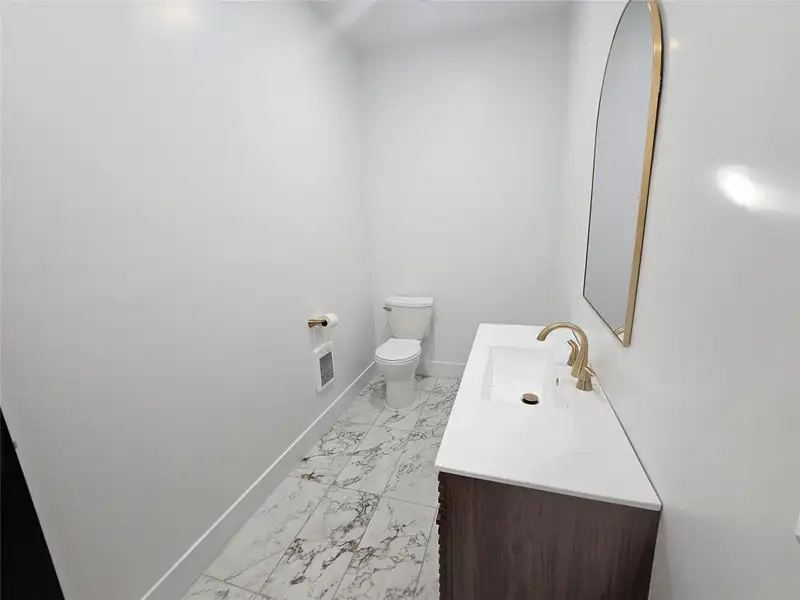 Upscale Private Office Spaces in Restored Monticello Building with Utilities Included