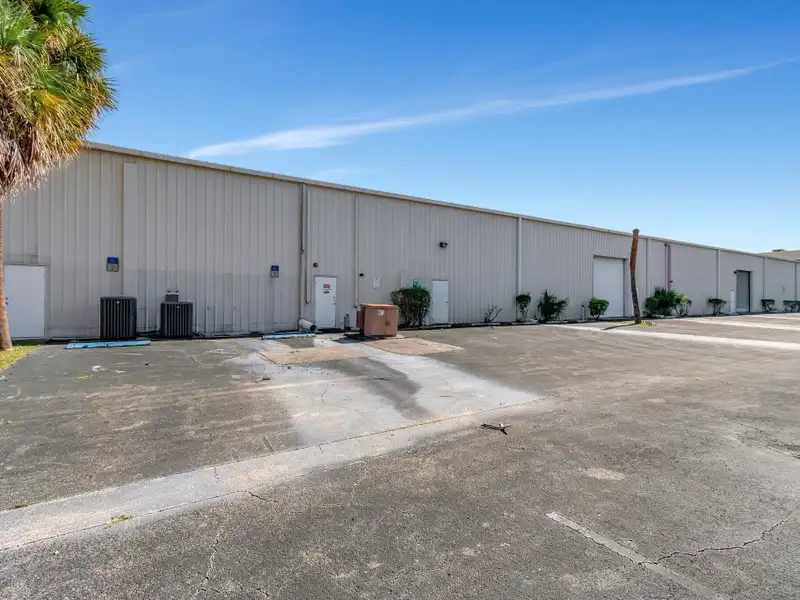 Deerfield Beach Office and Warehouse Space for Lease, 1286 Sq. Ft. Office, 47,604 Sq. Ft. Warehouse
