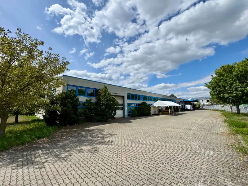 Versatile Commercial Property for Sale: 6,604 M² with Production Halls and Office Space